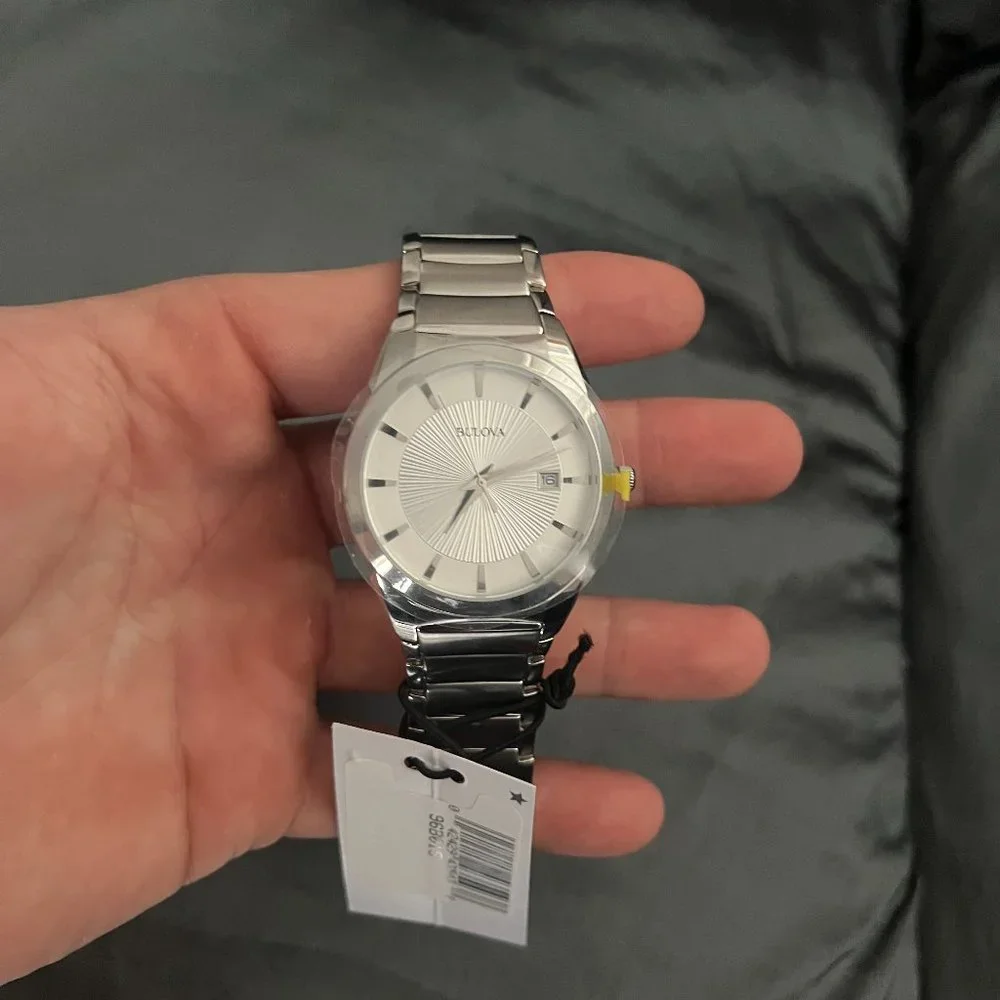 Stylish Bulova Men's Silver Watch - Picture 5 of 7